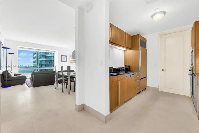 3 of 31 - 1425 Brickell Avenue #51a, Miami, FL
