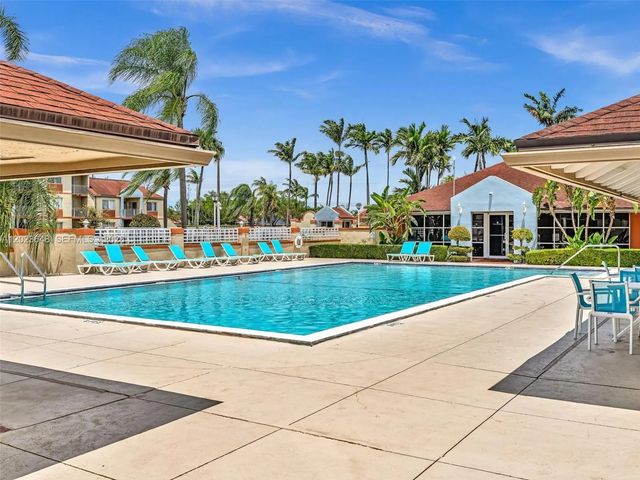 5 of 40 - 18850 Nw 57th Avenue #208, Hialeah, FL