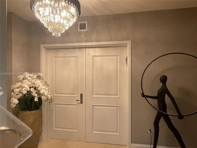 3101 S Ocean Drive #1707, Hollywood