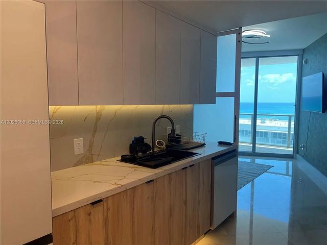 5 of 44 - 3101 S Ocean Drive #1707, Hollywood, FL