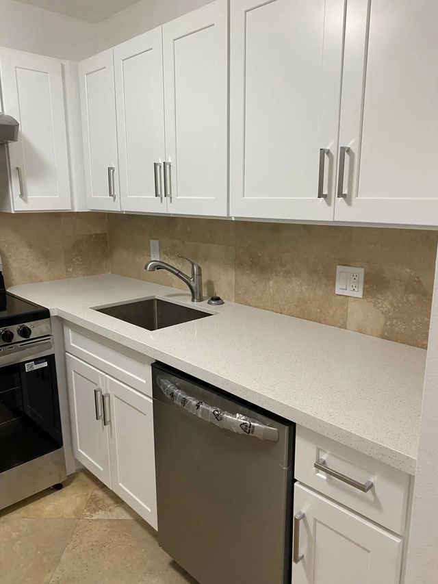 2 of 4 - 2840 Somerset Drive #105 M, Lauderdale Lakes, FL
