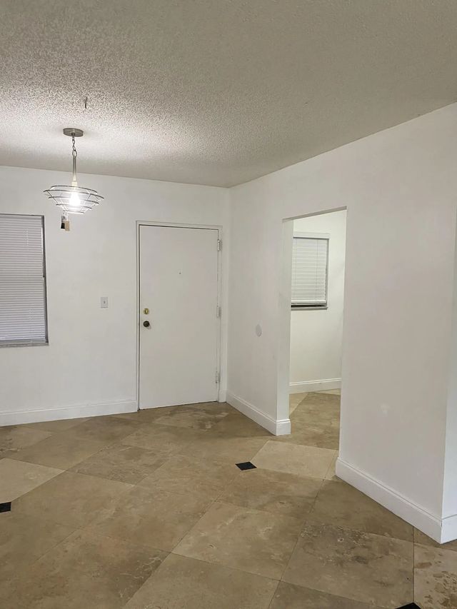 4 of 4 - 2840 Somerset Drive #105 M, Lauderdale Lakes, FL
