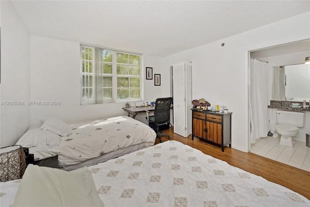5 of 28 - 19555 E Country Club Drive #8408, Aventura, FL