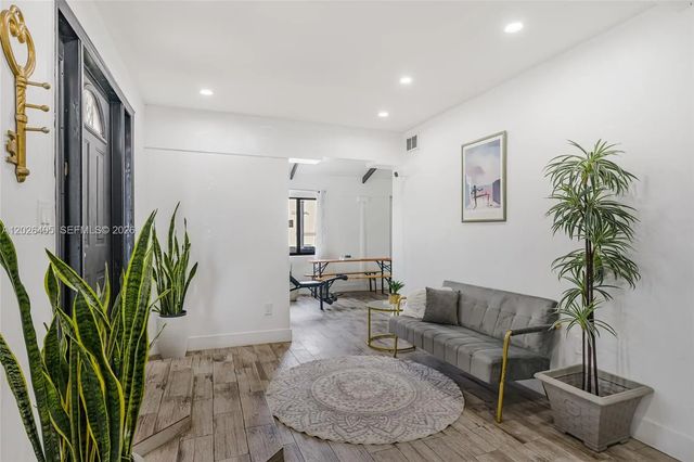 5 of 27 - 2275 Nw 30th Street, Miami, FL
