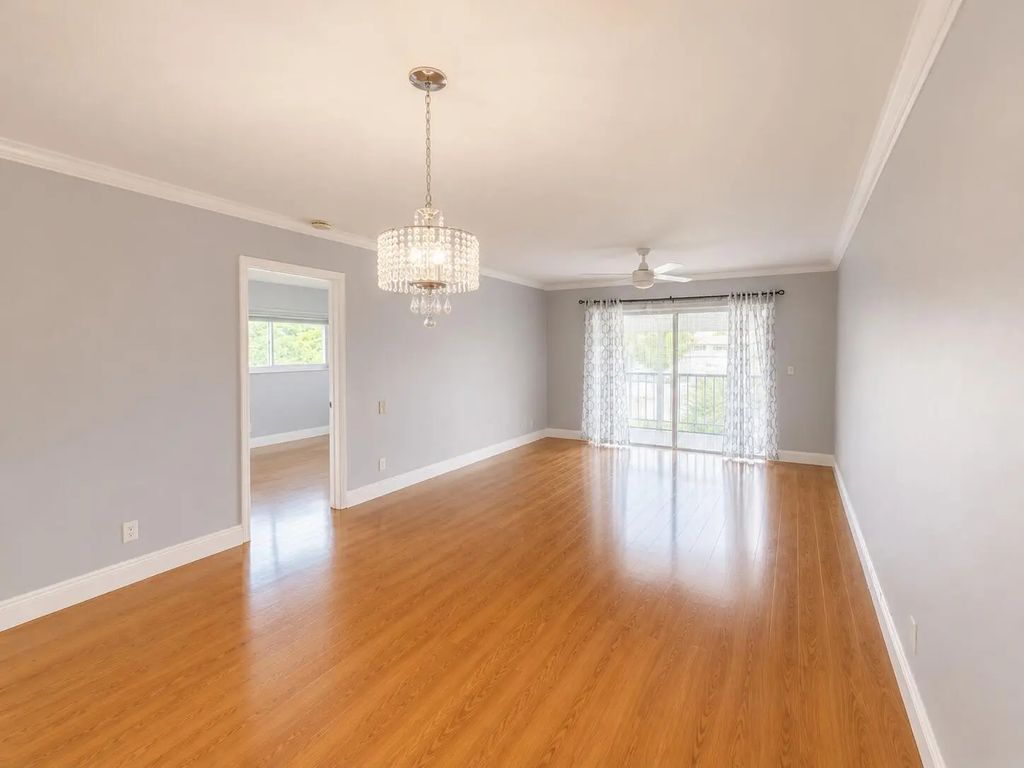 1201 Hillcrest Court #315, Hollywood