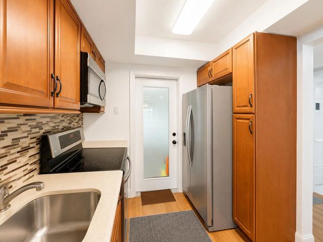 2 of 19 - 1201 Hillcrest Court #315, Hollywood, FL