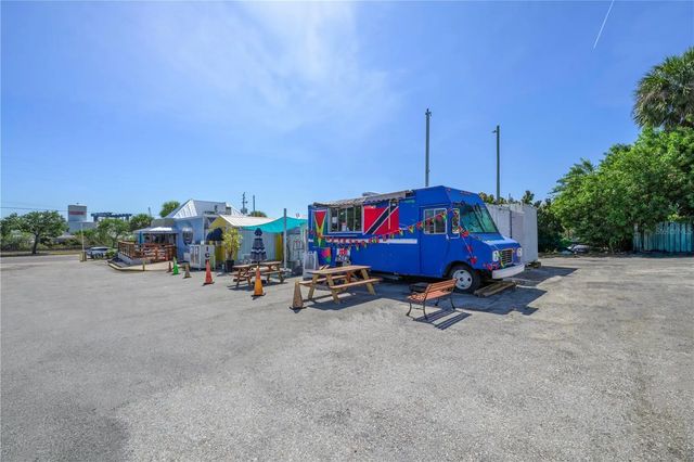 5 of 41 - 927 N Us Highway 1, Fort Pierce, FL