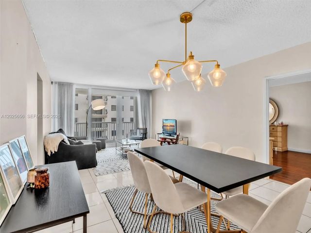 5 of 44 - 5401 Collins Avenue #107, Miami Beach, FL