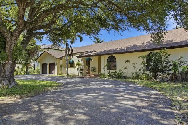 2 of 41 - 7200 N Oakmont Drive, Hialeah, FL
