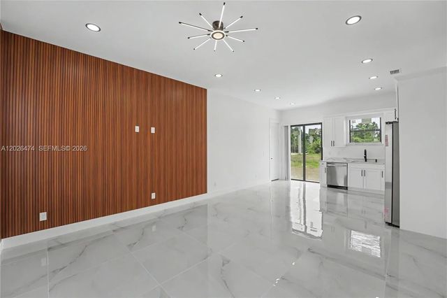3 of 17 - 2803 1st Street W, , FL
