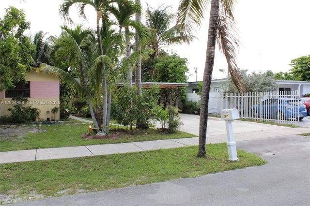 3 of 22 - 3650 Sw 39th Avenue, West Park, FL
