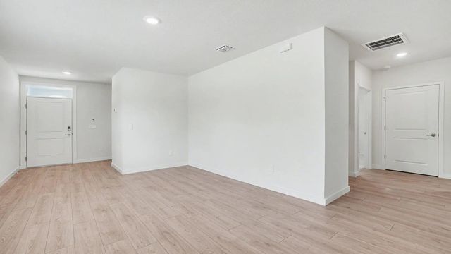2 of 23 - 9597 Venetian Square, Vero Beach, FL
