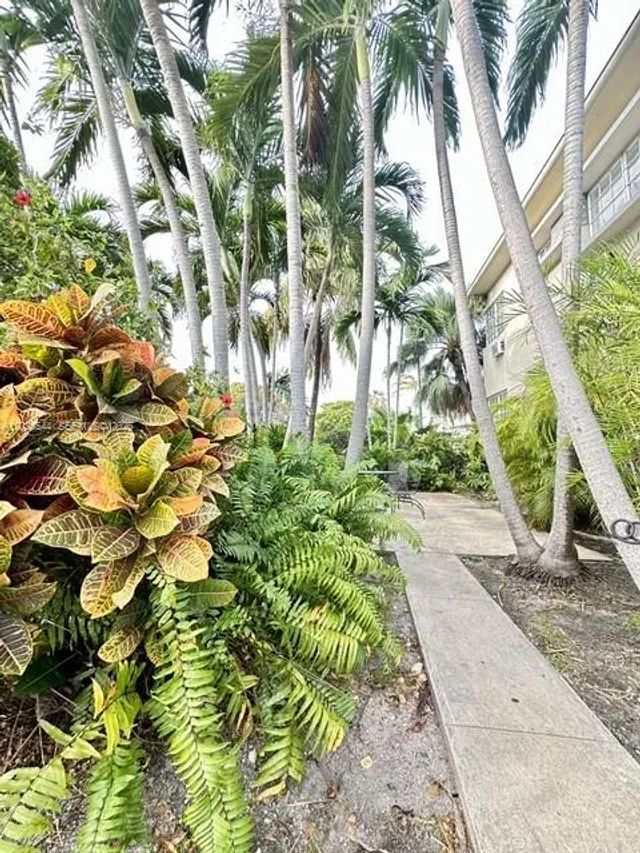 5 of 18 - 836 10th Street #7, Miami Beach, FL