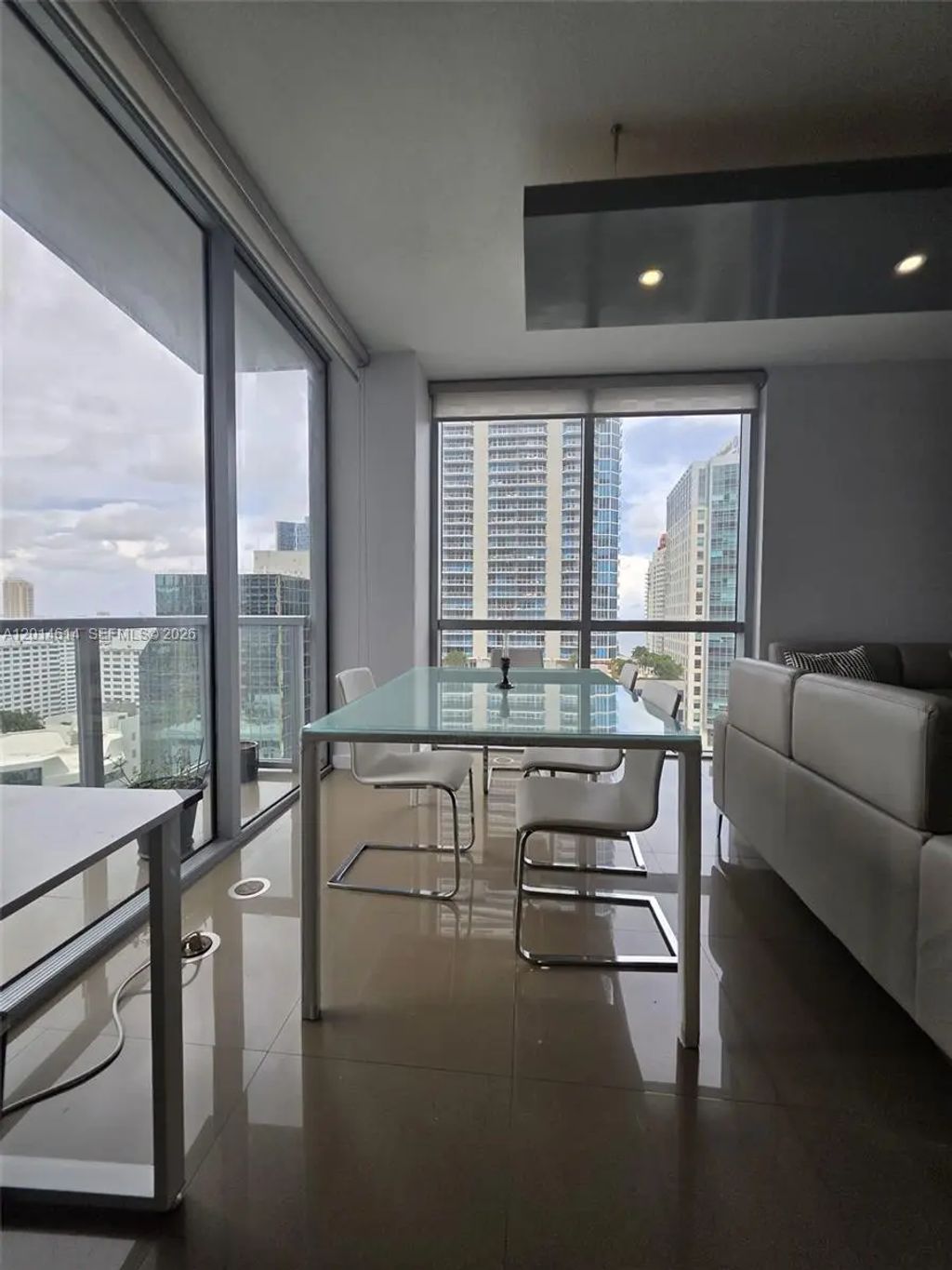 1060 Brickell Avenue #2201, Miami