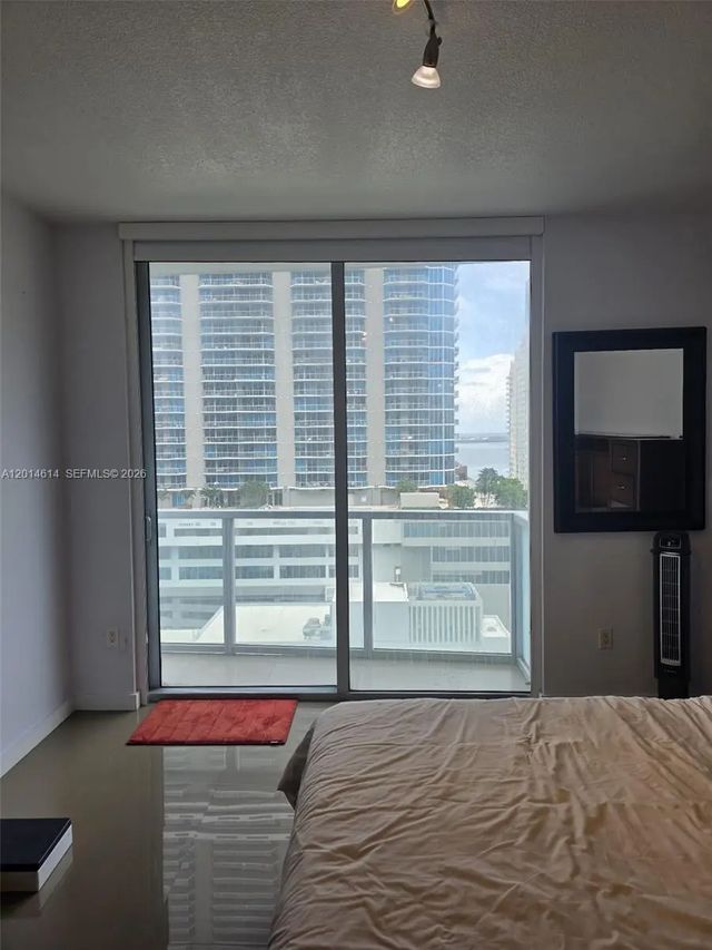 4 of 32 - 1060 Brickell Avenue #2201, Miami, FL
