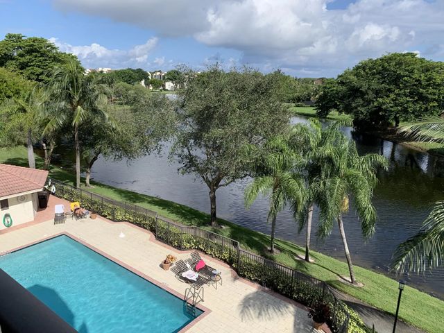 2105 Lavers Circle #407, Delray Beach