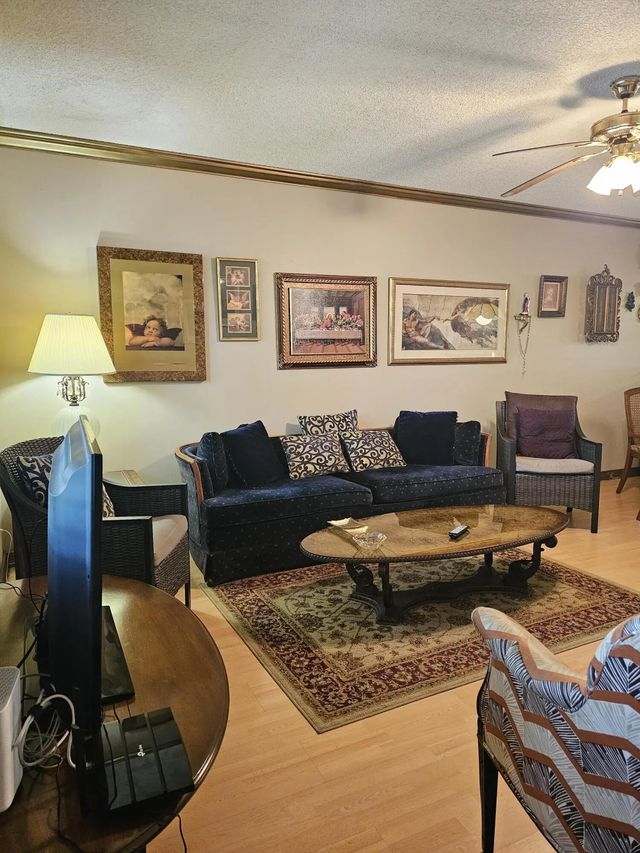3 of 25 - 5100 Nw 35th Street #104, Lauderdale Lakes, FL