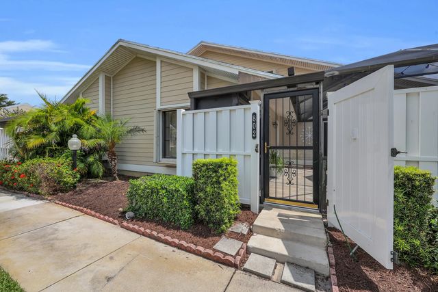 2 of 33 - 802 Summerwinds Lane, Jupiter, FL