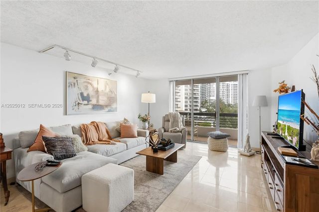 19195 Ne 36th Court #502, Aventura