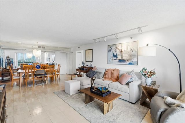 3 of 40 - 19195 Ne 36th Court #502, Aventura, FL