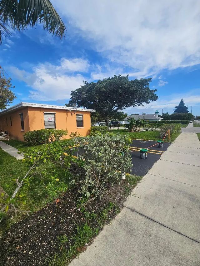 3 of 6 - 800 Nw 1st Street, Delray Beach, FL
