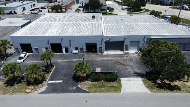 2 of 20 - 1300 Old Dixie Highway #108, Lake Park, FL