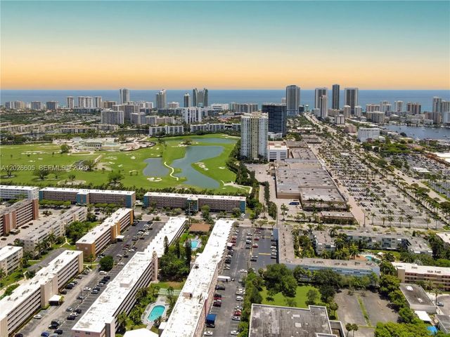 180 Ne 12th Avenue #18c, Hallandale Beach