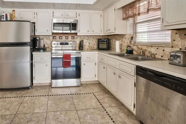 4 of 21 - 180 Ne 12th Avenue #18c, Hallandale Beach, FL