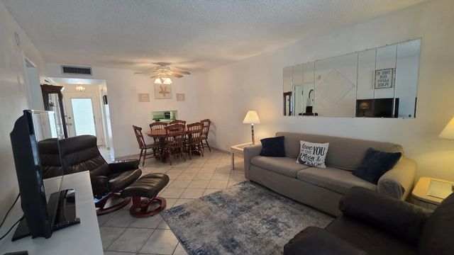 4 of 24 - 2900 Nw 46th Avenue #213, Lauderdale Lakes, FL