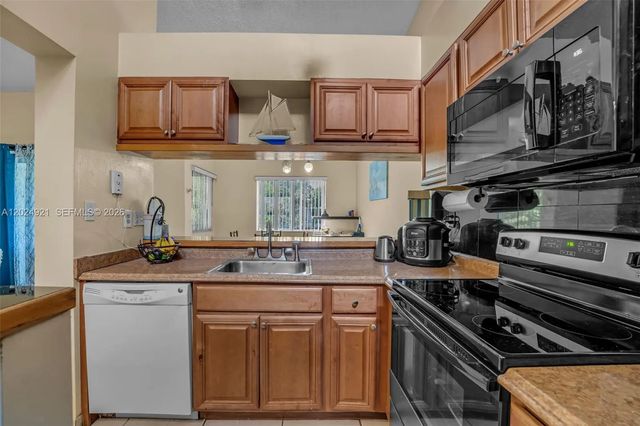 4 of 36 - 14018 Sw 91st Terrace #14018, Miami, FL