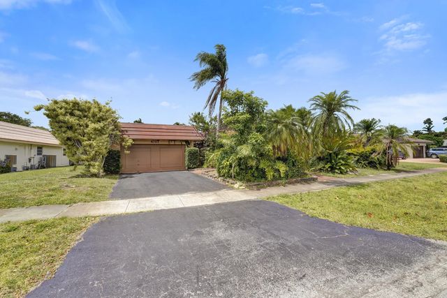 2 of 46 - 4721 Sarazen Drive, Hollywood, FL