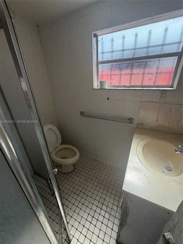 5 of 8 - 5740 Taylor Street, Hollywood, FL