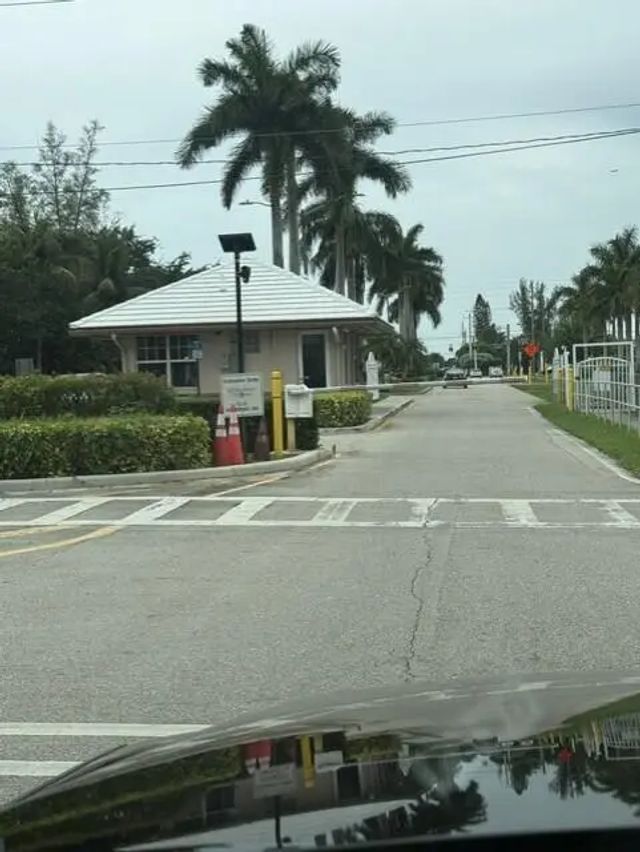 2 of 8 - 36 Norwich B, West Palm Beach, FL