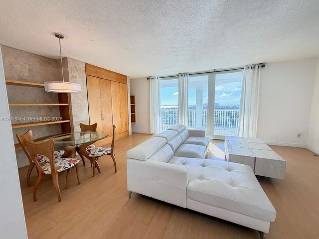 3 of 22 - 5401 Collins Avenue #1022, Miami Beach, FL
