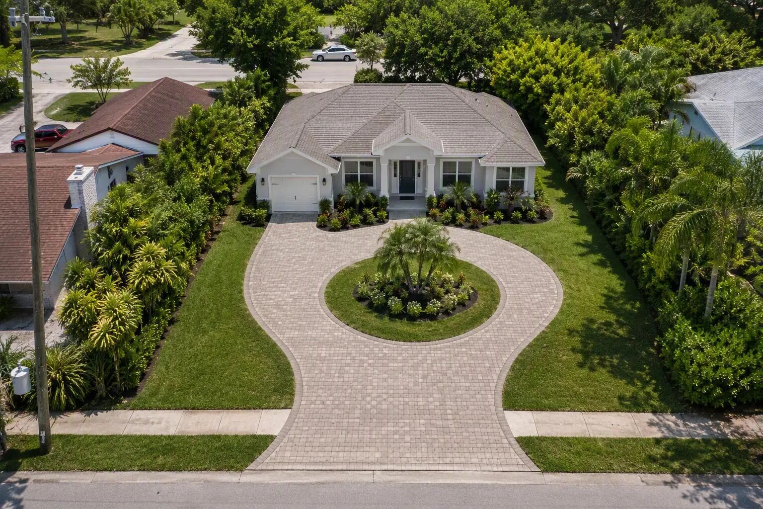 Residential Real Estate for Sale at 229 Sw 4th Avenue in the city of Delray Beach by MLS #B26034931
