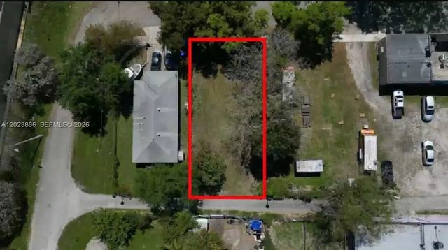 5 of 12 - 665 Nw 43rd Street, Miami, FL