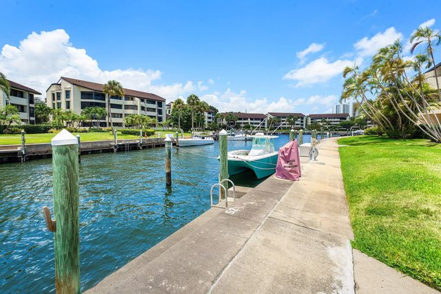 4 of 74 - 1125 E Marine Way E #j3l, North Palm Beach, FL
