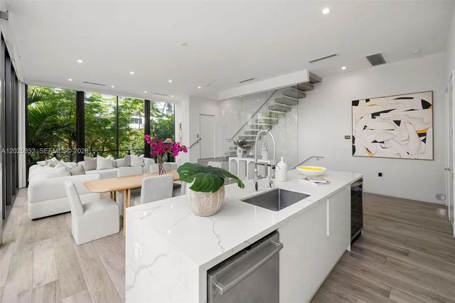 4 of 45 - 1525 Bay Road, Miami Beach, FL