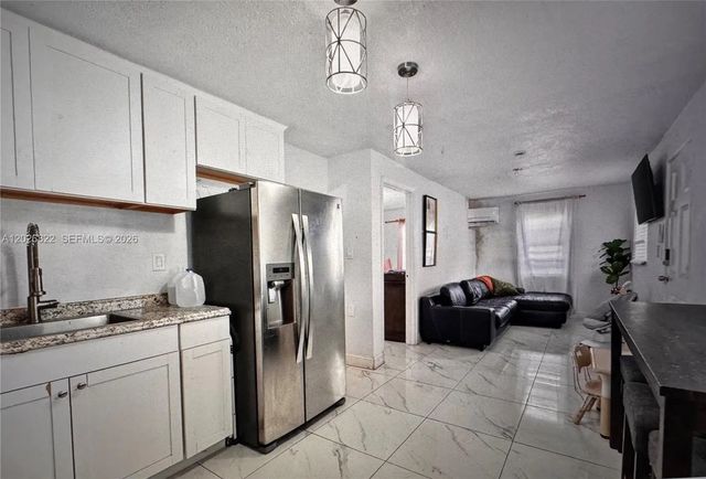 4 of 22 - 1705 Davie Boulevard, Fort Lauderdale, FL