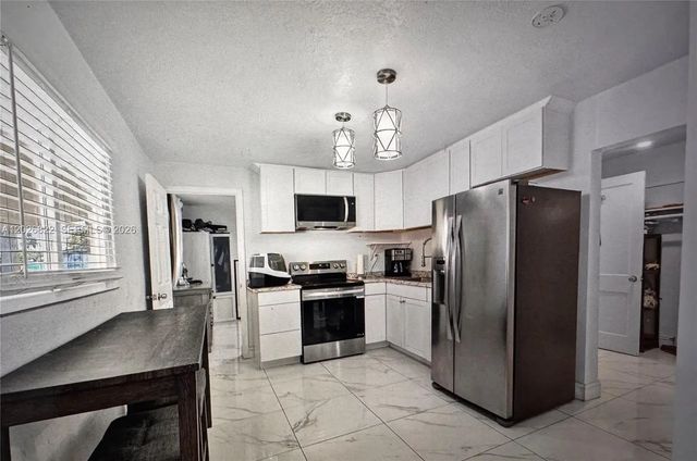 5 of 22 - 1705 Davie Boulevard, Fort Lauderdale, FL