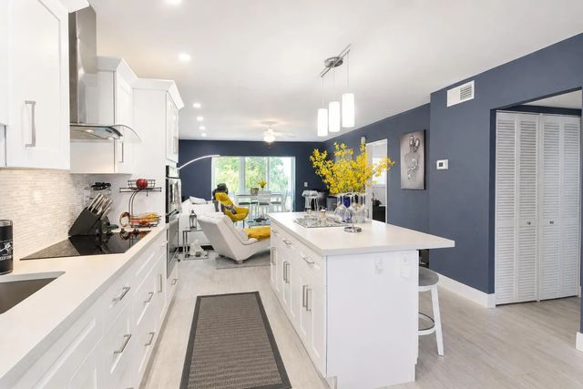 3 of 23 - 7787 Golf Cir Drive #301, Margate, FL