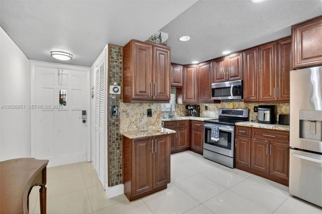 8941 S Hollybrook Boulevard #205, Pembroke Pines