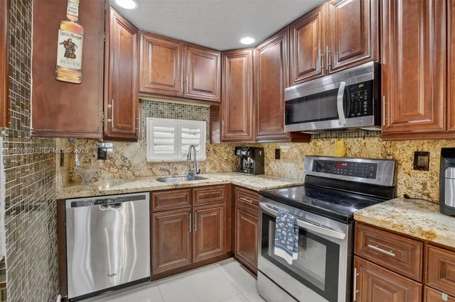 5 of 51 - 8941 S Hollybrook Boulevard #205, Pembroke Pines, FL