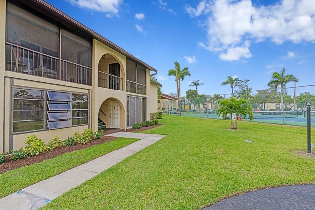 336 Pine Ridge Circle #b-1, Greenacres