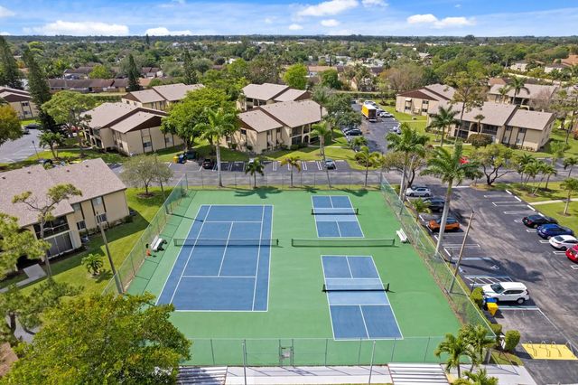 4 of 30 - 336 Pine Ridge Circle #b-1, Greenacres, FL