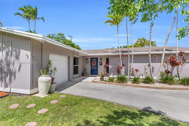 3 of 19 - 18645 Sw 90th Avenue, Cutler Bay, FL