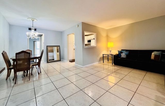 3 of 16 - 330 Southampton B, West Palm Beach, FL