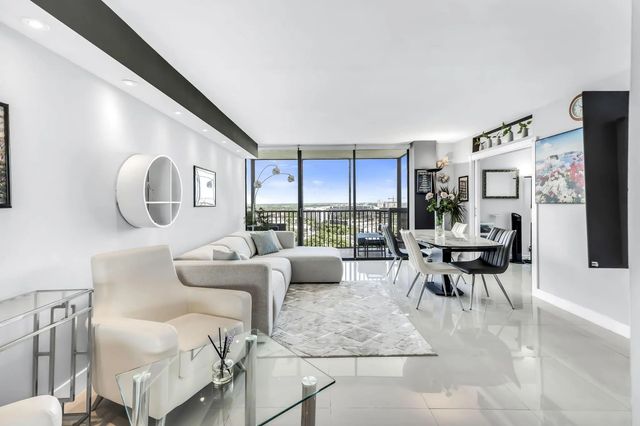 4 of 74 - 20335 W Country Club #1901, Aventura, FL