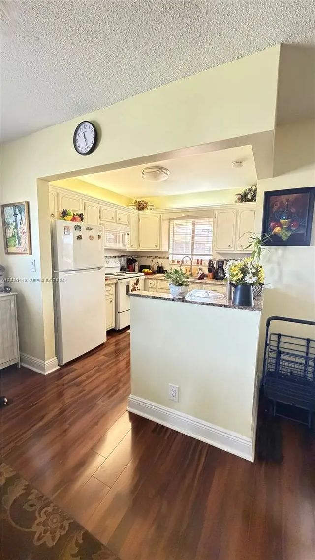 4 of 19 - 5300 Washington Street #d309, Hollywood, FL