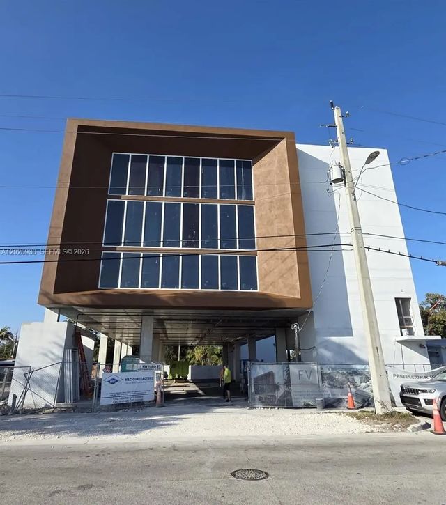 3 of 3 - 11 Nw 168th Street, North Miami Beach, FL